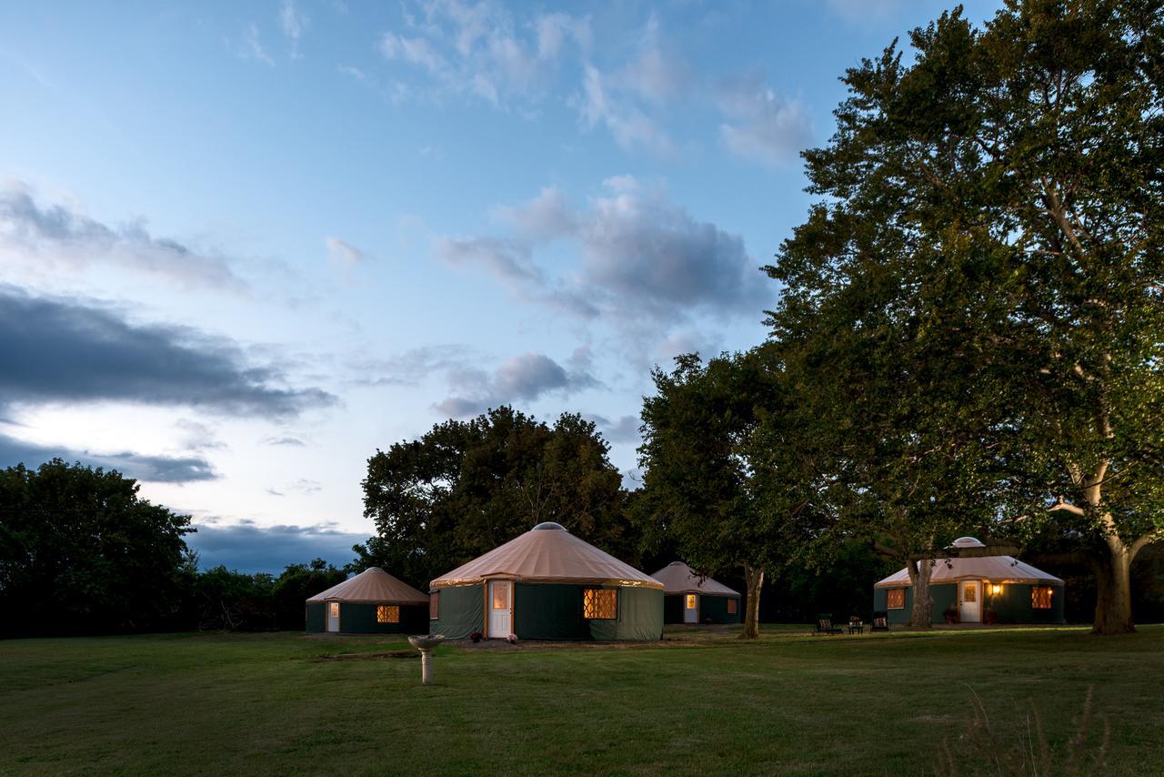 Yale Manor B&B&Yurt Glamping Bagian luar foto