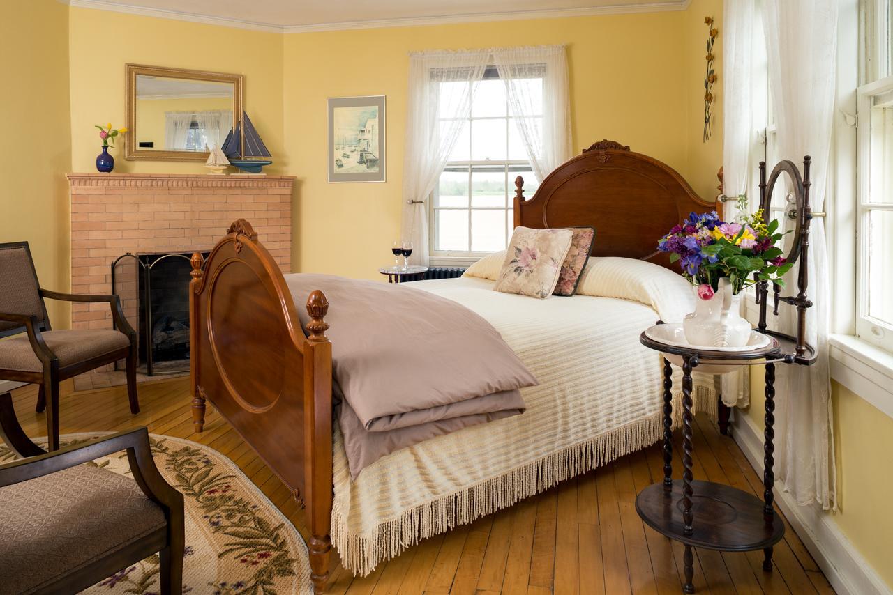 Yale Manor B&B&Yurt Glamping Bagian luar foto